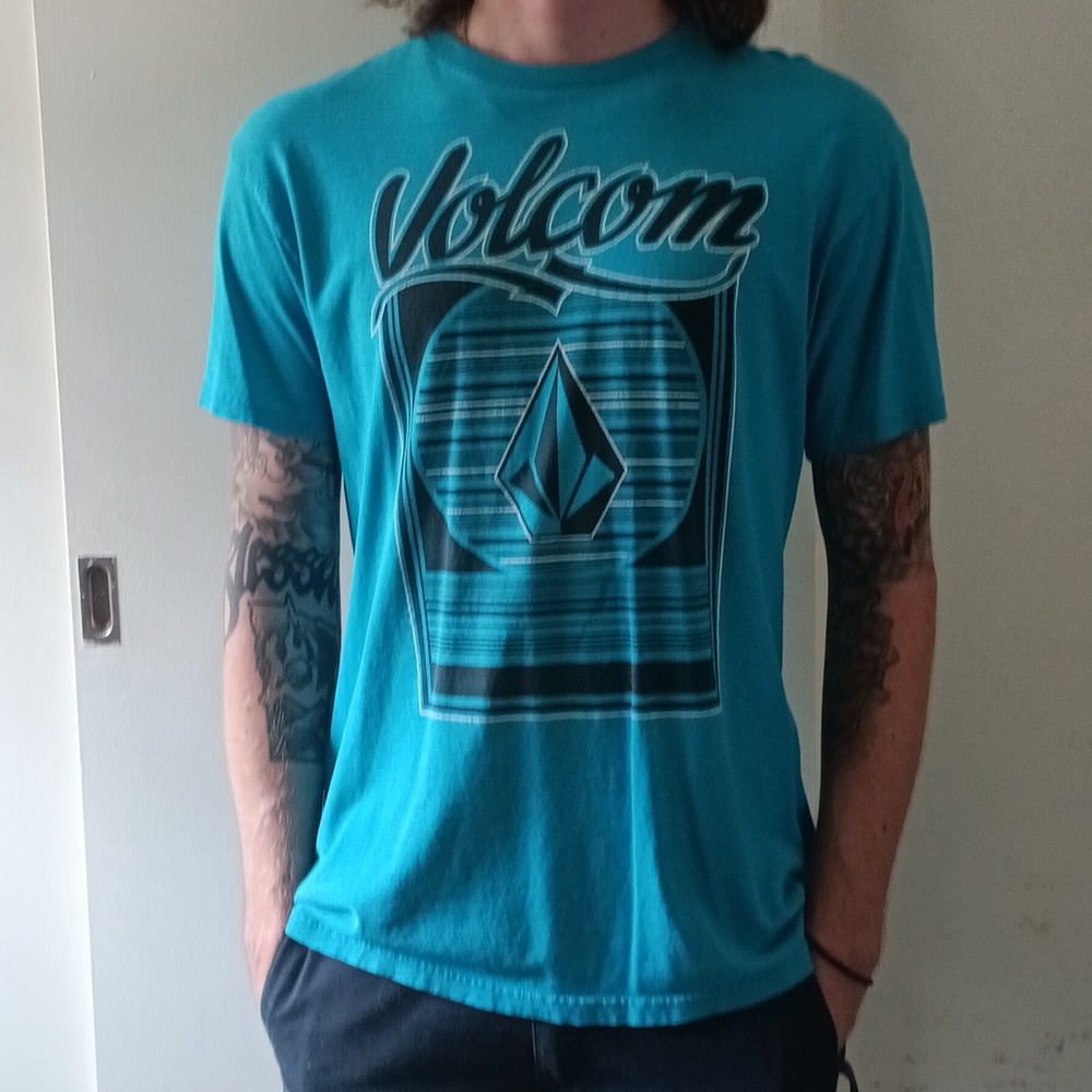 Mens Volcom tee